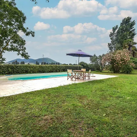 度假居 Lovely In With Outdoor Swimming Pool Canino